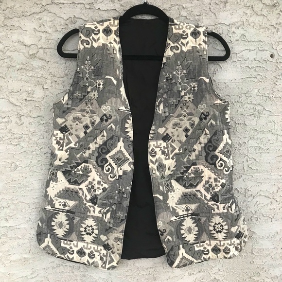 Vintage Black and White Open Front Lightweight Quilted Patchwork Print Vest - Picture 3 of 9